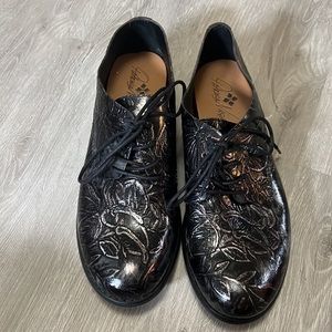Patricia Nash Silvio Oxfords Leather Shoes mettalic shiny NEW